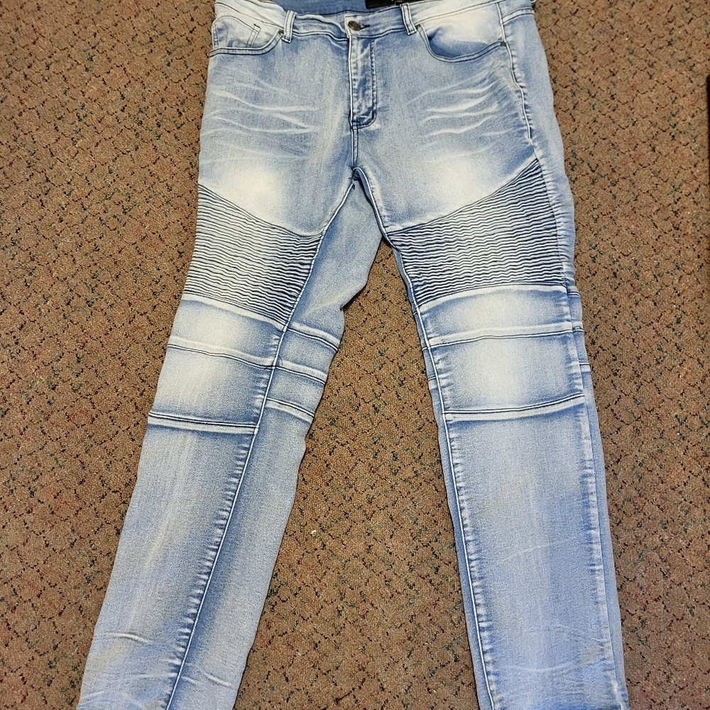 Blue skinny jeans